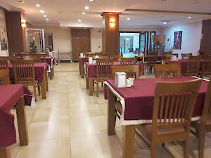 RESTORAN & BAR