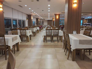 RESTORAN & BAR